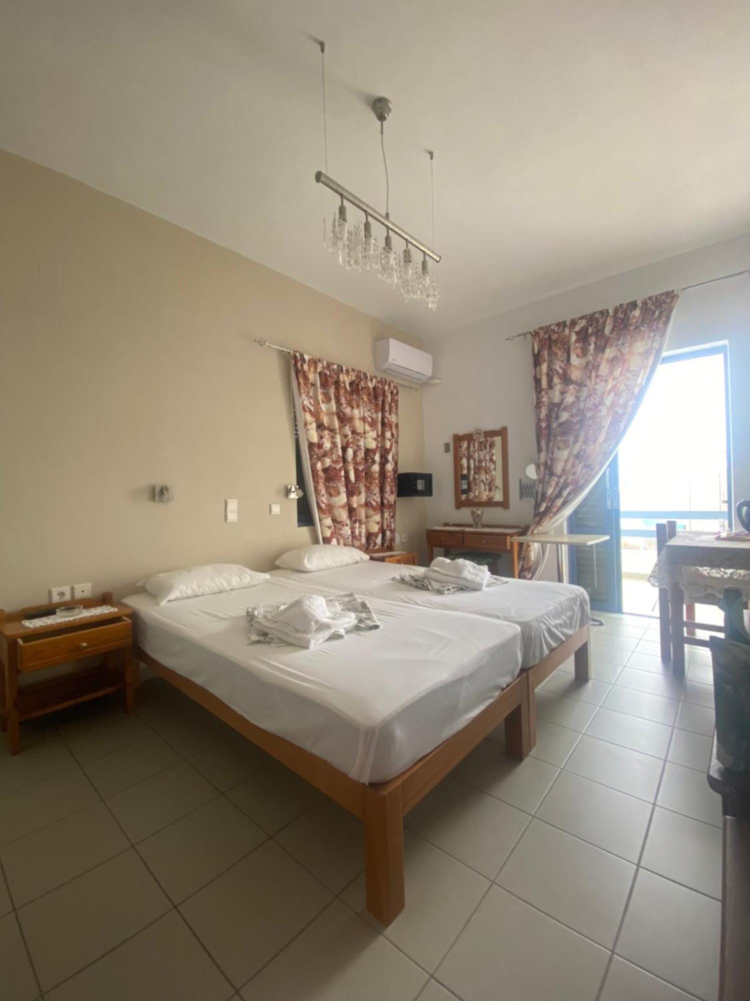 Adamas Rooms Palaiochora Ngoại thất bức ảnh